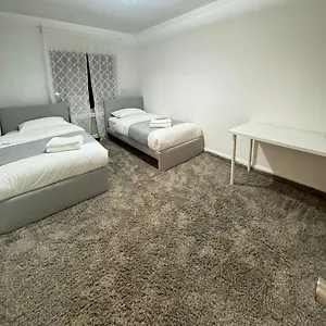 Rego Park Privatunterkunft